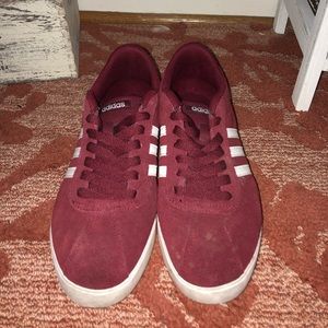 MAROON RED LOW TOP ADIDAS